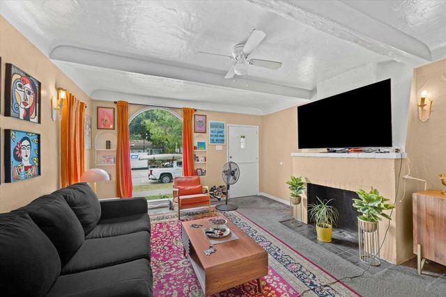 3562 Orange Ave, Long Beach, CA 90807