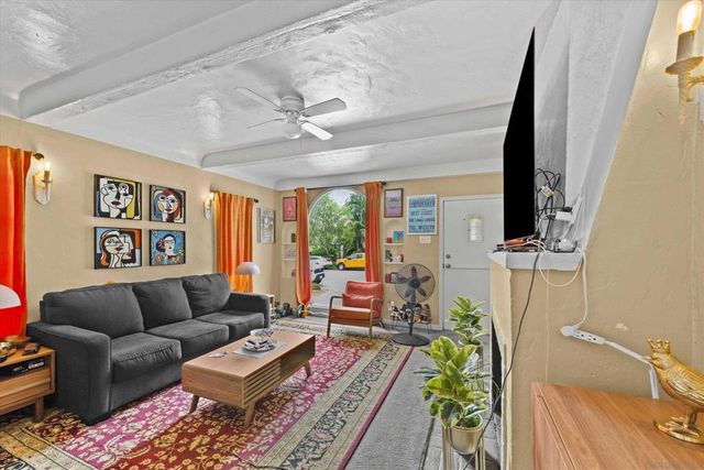 3562 Orange Ave, Long Beach, CA 90807