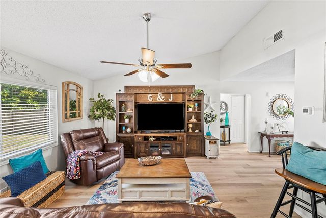 7571 121ST AVENUE, Largo, FL 33773