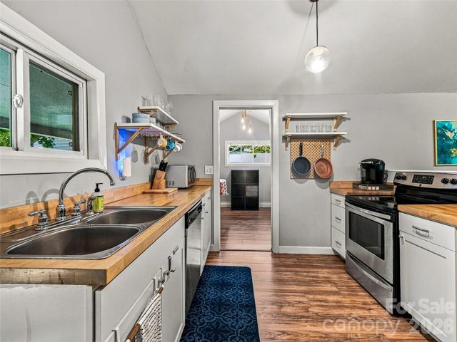 91 Deaver Street, Asheville, NC 28806