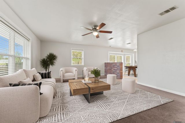 45109 Kid Bourgeois Rd, St Amant, LA 70774