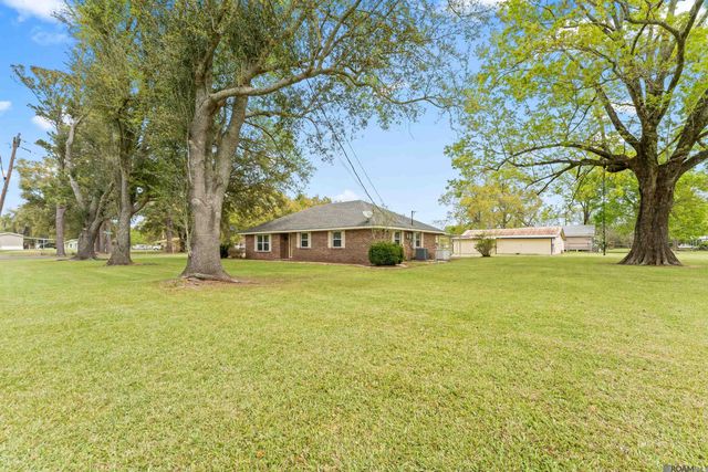 45109 Kid Bourgeois Rd, St Amant, LA 70774