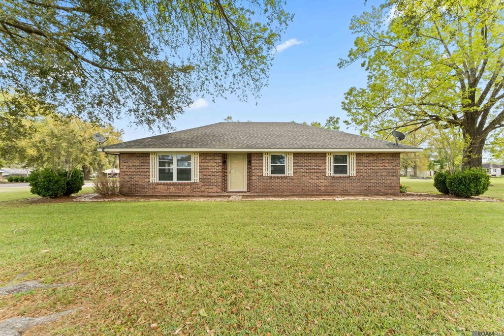 45109 Kid Bourgeois Rd, St Amant, LA 70774