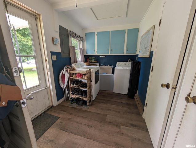 532 State Route 146, Golconda, IL 62938