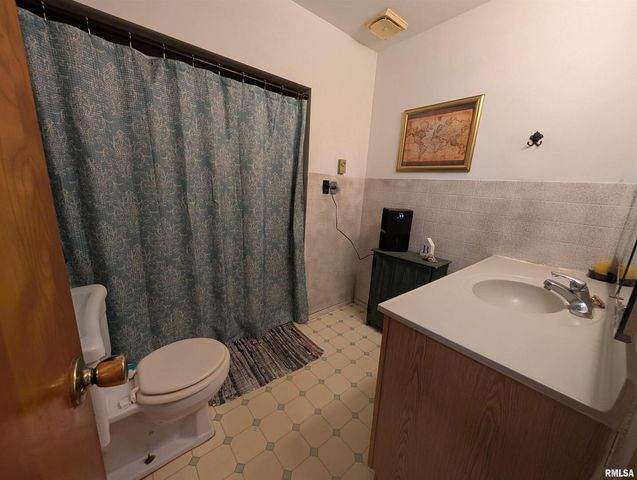 532 State Route 146, Golconda, IL 62938