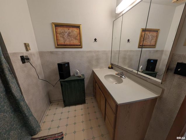 532 State Route 146, Golconda, IL 62938