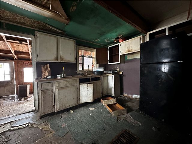 243 grant St, City Of Franklin, PA 16323