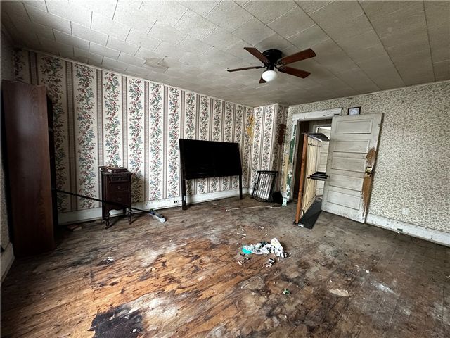 243 grant St, City Of Franklin, PA 16323