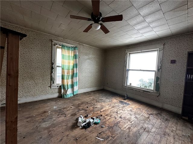 243 grant St, City Of Franklin, PA 16323