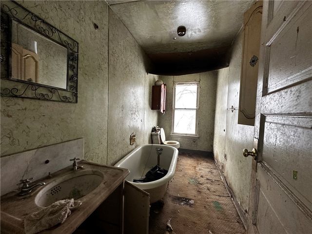 243 grant St, City Of Franklin, PA 16323