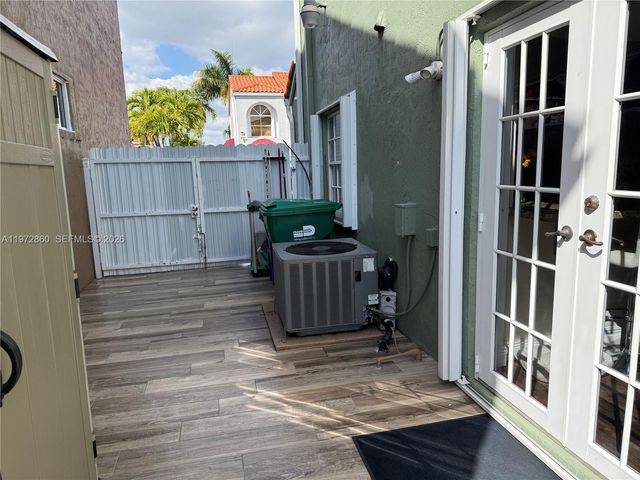 8648 NW 1st Ln, Miami, FL 33126