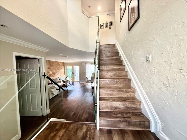 8648 NW 1st Ln, Miami, FL 33126