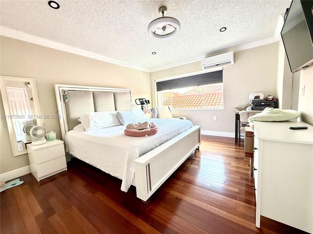 8648 NW 1st Ln, Miami, FL 33126