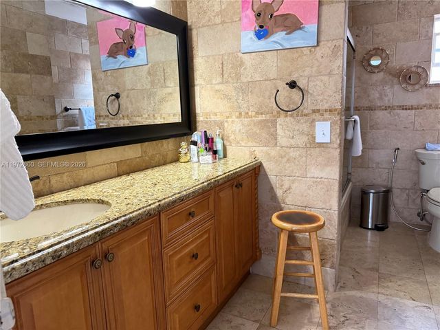 8648 NW 1st Ln, Miami, FL 33126