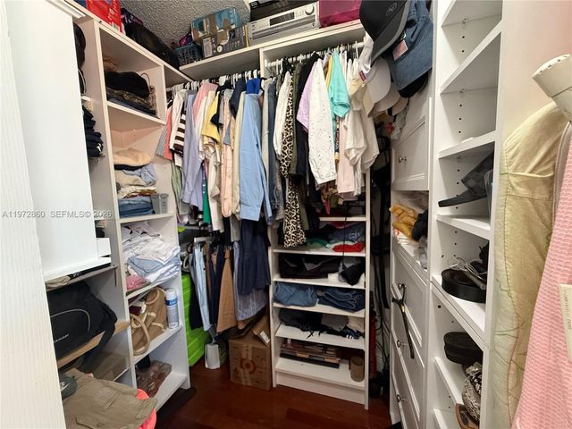 8648 NW 1st Ln, Miami, FL 33126