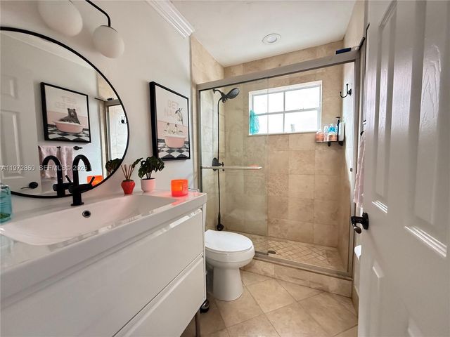 8648 NW 1st Ln, Miami, FL 33126