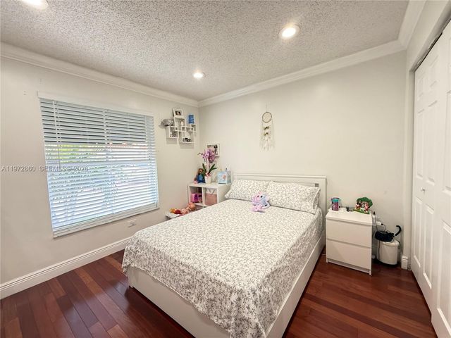 8648 NW 1st Ln, Miami, FL 33126