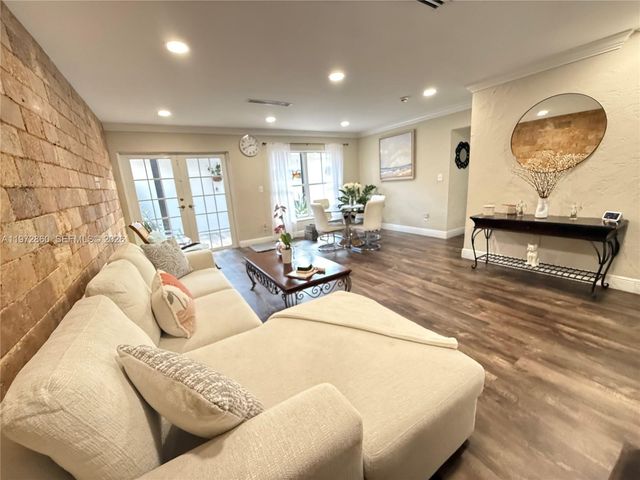 8648 NW 1st Ln, Miami, FL 33126