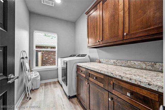 211 Honeysuckle Street, Alma, AR 72921