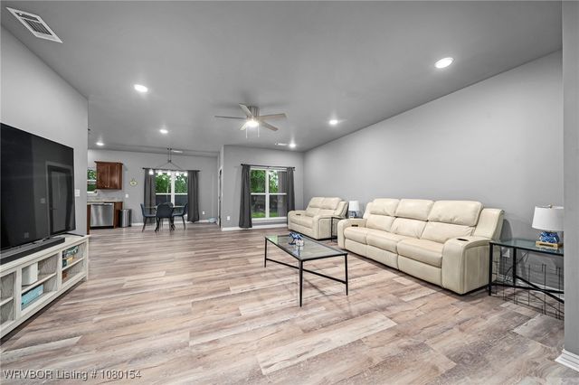 211 Honeysuckle Street, Alma, AR 72921