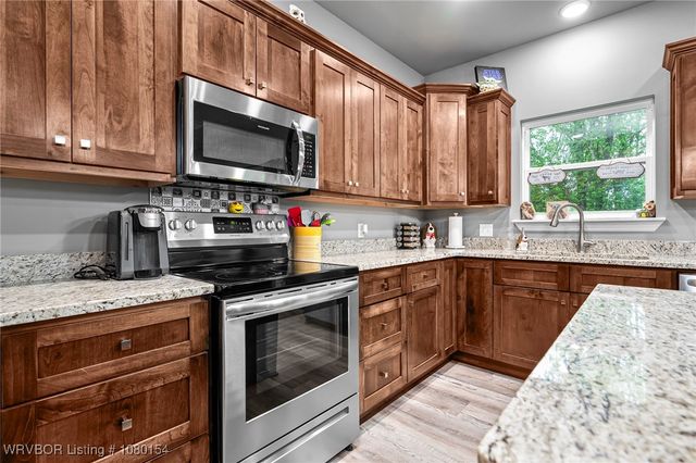 211 Honeysuckle Street, Alma, AR 72921