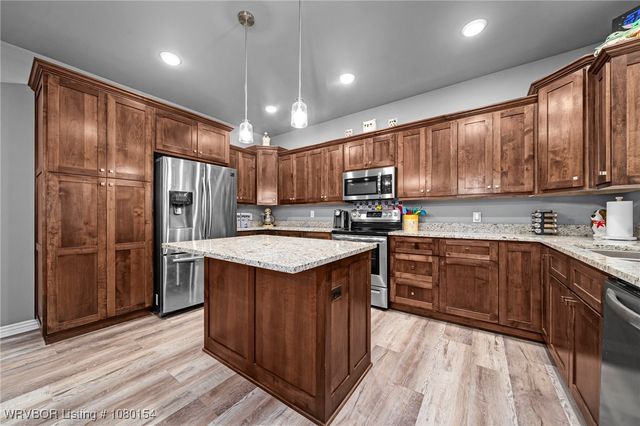 211 Honeysuckle Street, Alma, AR 72921
