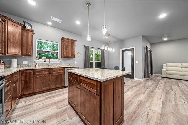 211 Honeysuckle Street, Alma, AR 72921