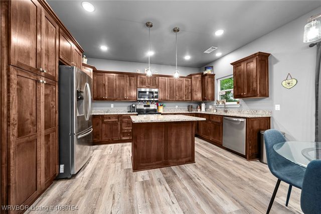 211 Honeysuckle Street, Alma, AR 72921