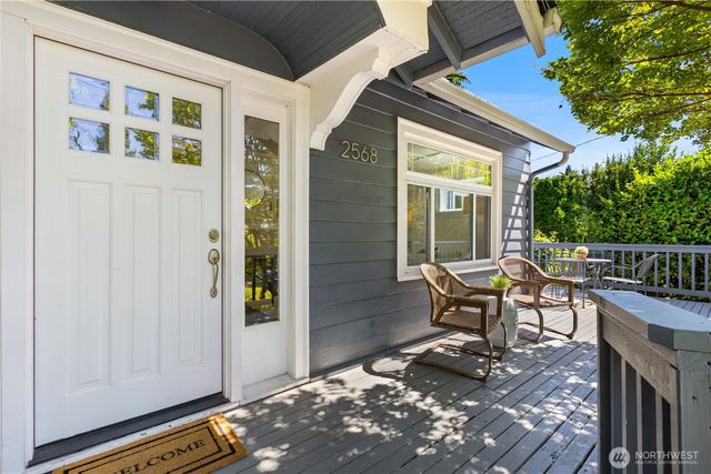 2568 28th Avenue W, Seattle, WA 98199