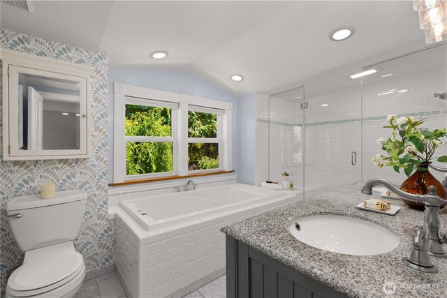 2568 28th Avenue W, Seattle, WA 98199