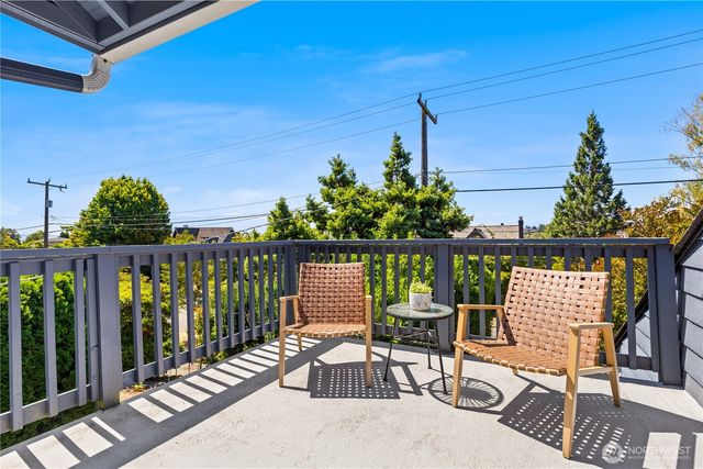 2568 28th Avenue W, Seattle, WA 98199
