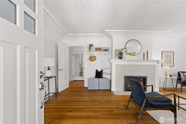 2568 28th Avenue W, Seattle, WA 98199