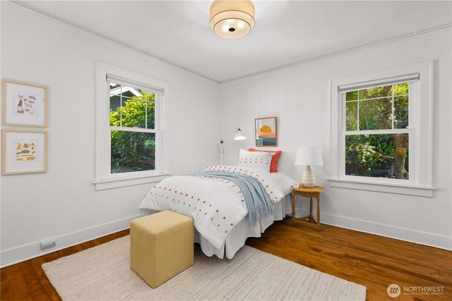2568 28th Avenue W, Seattle, WA 98199