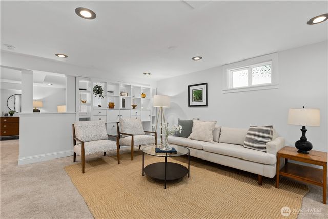 2568 28th Avenue W, Seattle, WA 98199