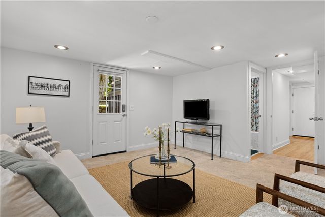 2568 28th Avenue W, Seattle, WA 98199
