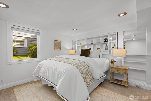 2568 28th Avenue W, Seattle, WA 98199