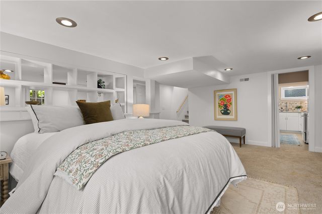 2568 28th Avenue W, Seattle, WA 98199
