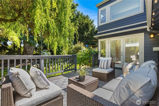 2568 28th Avenue W, Seattle, WA 98199