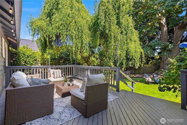2568 28th Avenue W, Seattle, WA 98199