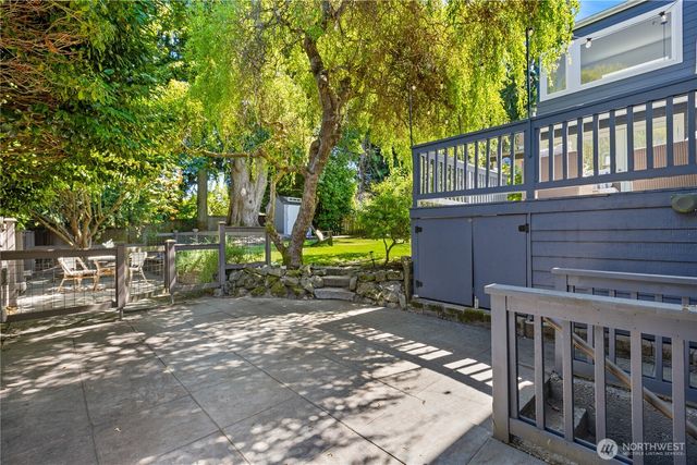 2568 28th Avenue W, Seattle, WA 98199
