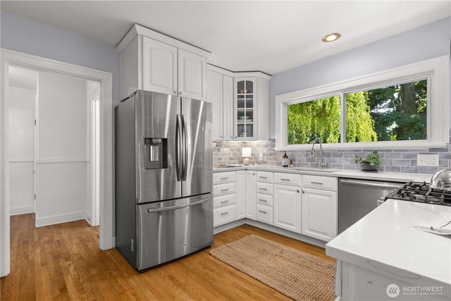 2568 28th Avenue W, Seattle, WA 98199