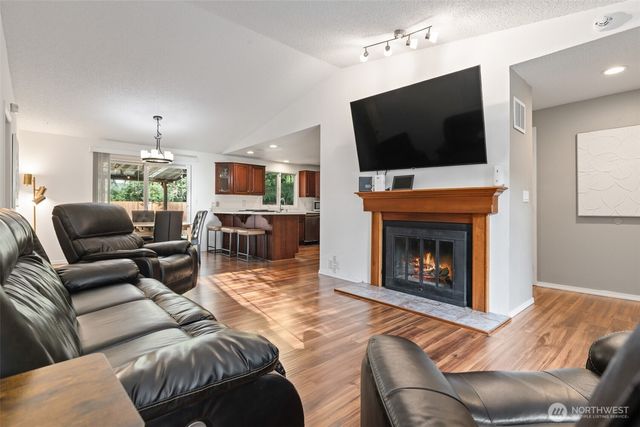 6009 190th Avenue E, Lake Tapps, WA 98391