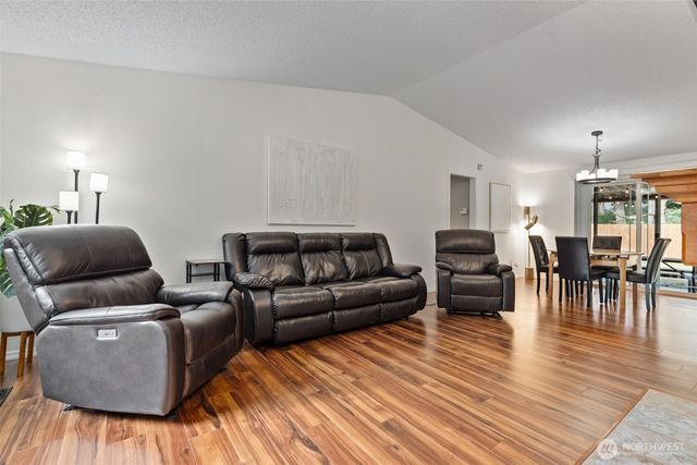 6009 190th Avenue E, Lake Tapps, WA 98391