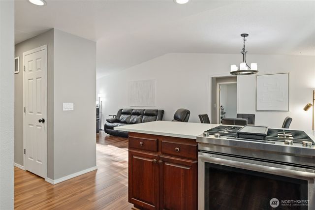 6009 190th Avenue E, Lake Tapps, WA 98391