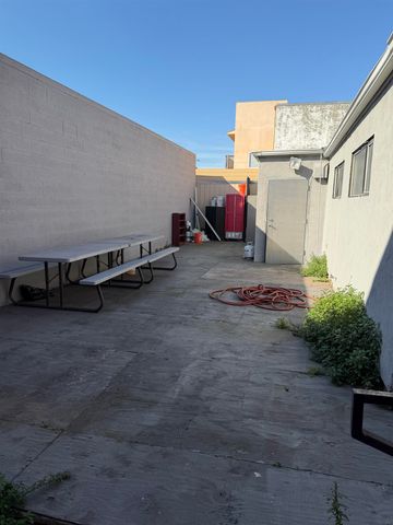 5783 Foothill Blvd, Oakland, CA 94605