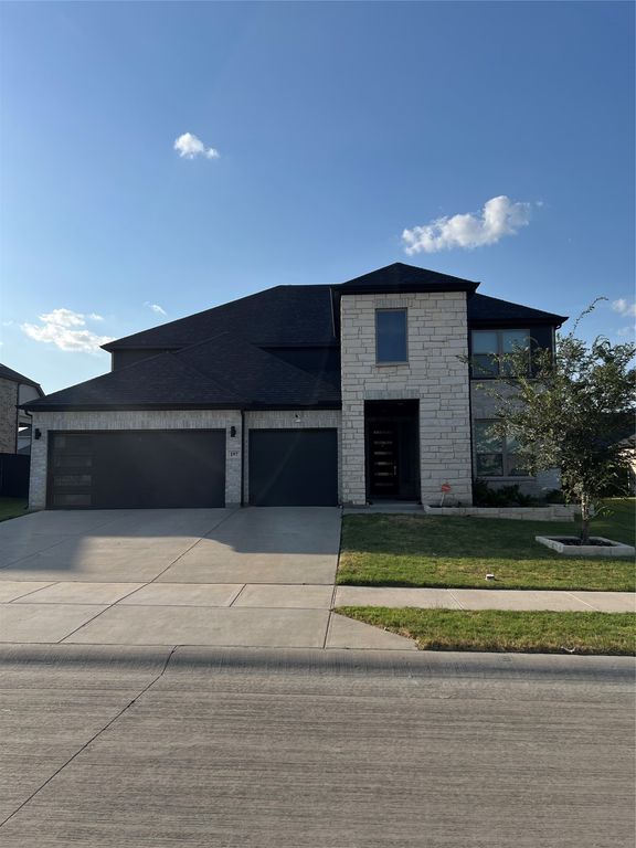 197 Western Way, Waxahachie, TX 75165