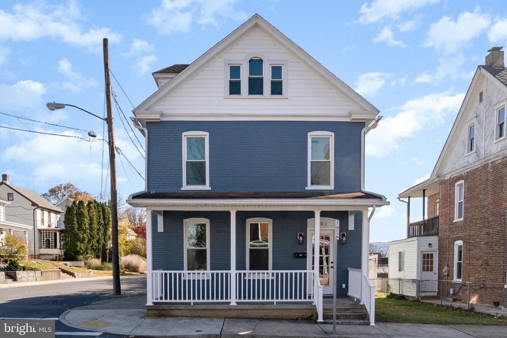 101 FAIRVIEW AVENUE W, Waynesboro, PA 17268