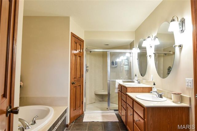 4996 Highway U, Palmyra, MO 63461