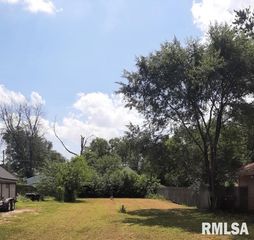 226 HERGET Street, Pekin, IL 61554