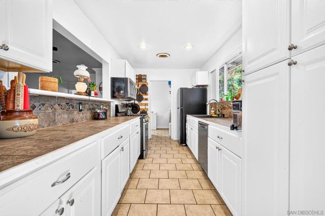 13422 Standish Dr, Poway, CA 92064
